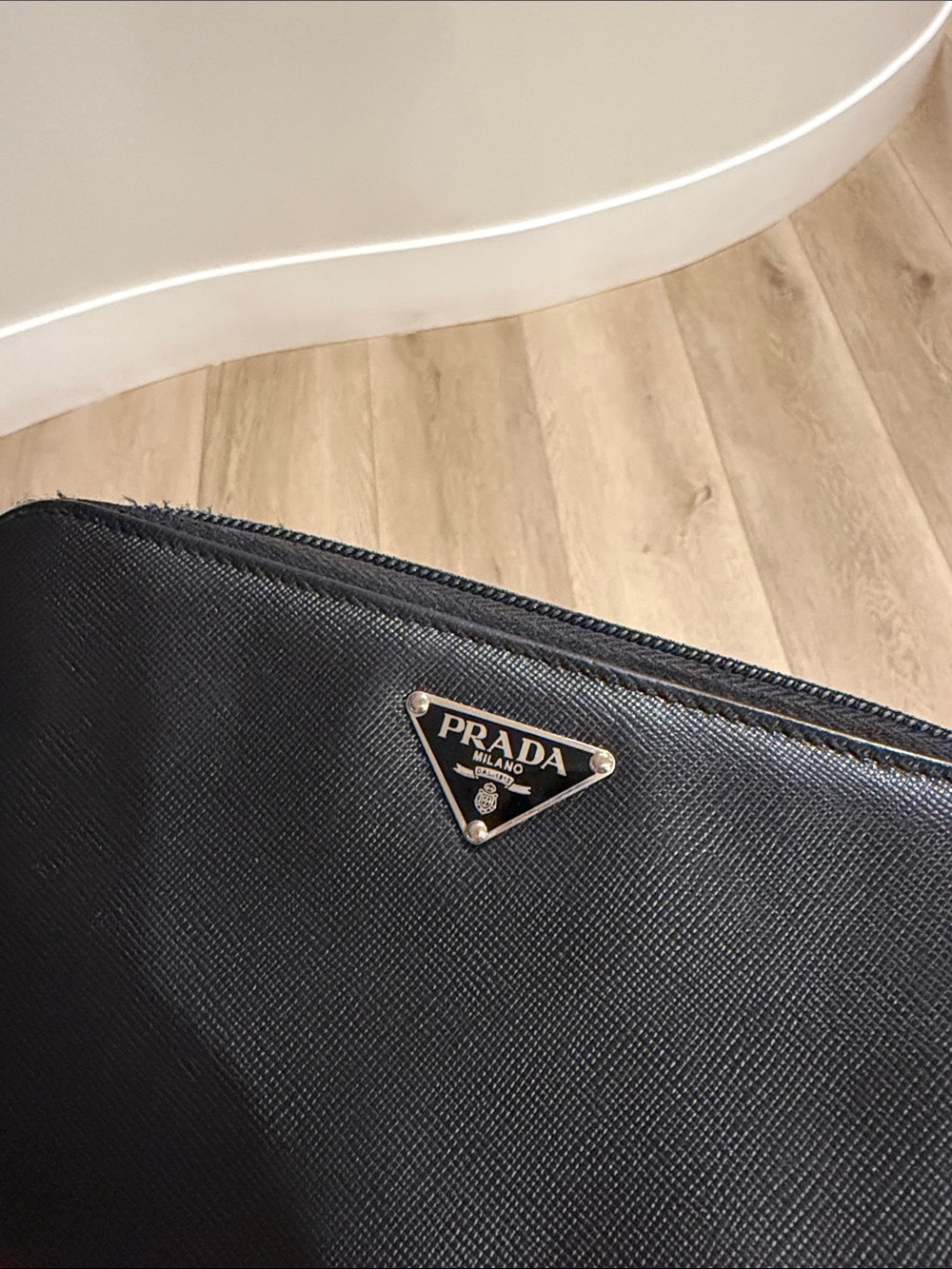 Prada - Picture 2 of 5